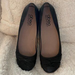 Women's Abeo Shoes, size 10 N